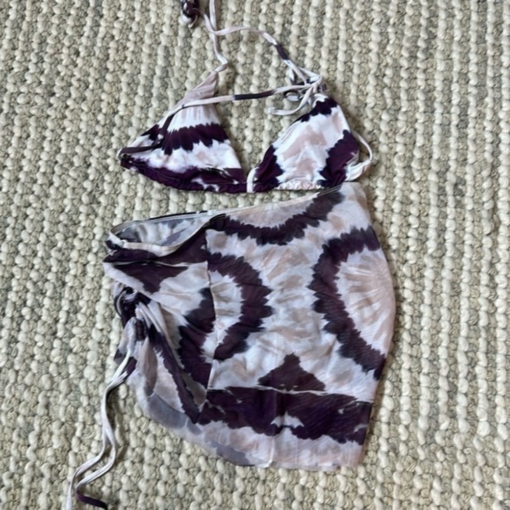 Swim bikini top‎ and skirt